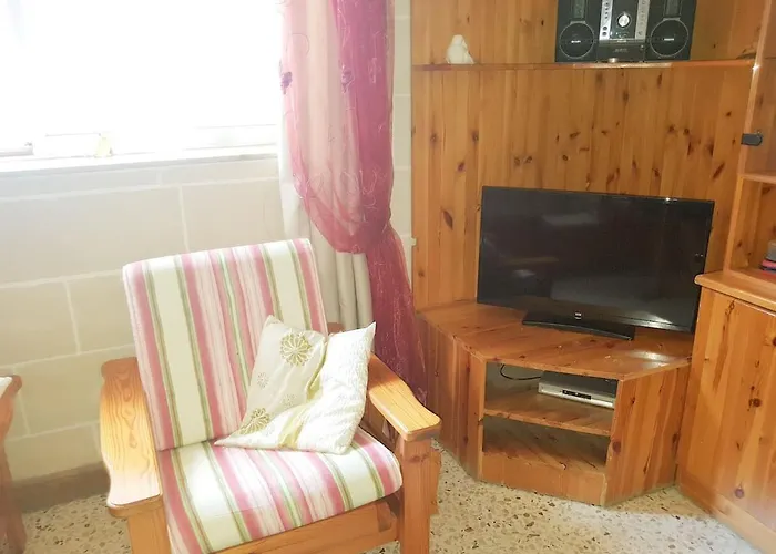 Ground Floor Apartment By The Sea - Close To Main Square